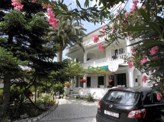 Apartman Dijana 1: