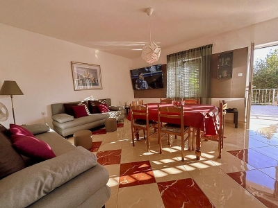 Apartman HRVOJE: