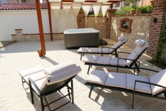 Holiday Home Katarina: